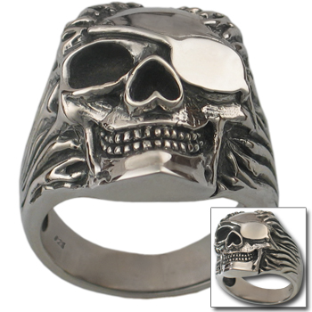 Pirate Skull Ring in .925 Sterling Silver