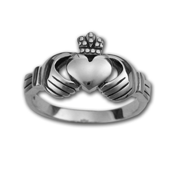 Claddagh Ring in Sterling Silver (medium)