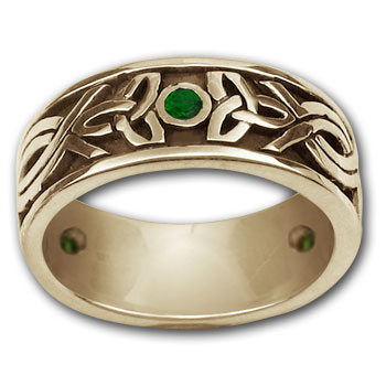 Celtic Band ring / Emerald in 14k Gold