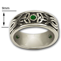 Celtic Band ring / Emerald in Sterling Silver