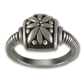 Striking Ring in Sterling Silver