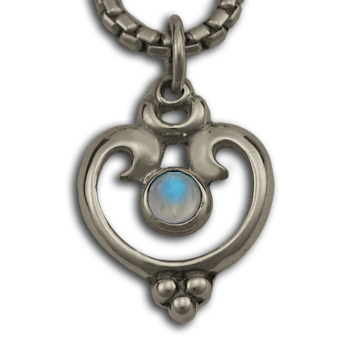 Victorian-Style Pendant in Sterling Silver
